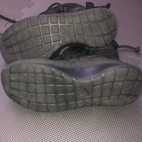 Nike outdoor runners - Picture 3 of 3